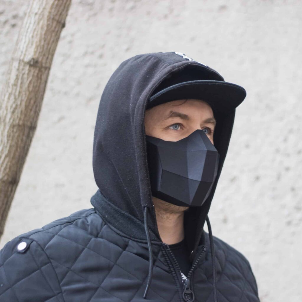 Papercraft de masque polygonal Halloween en origami 3D