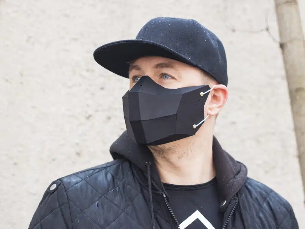 Papercraft de masque polygonal Halloween en origami 3D