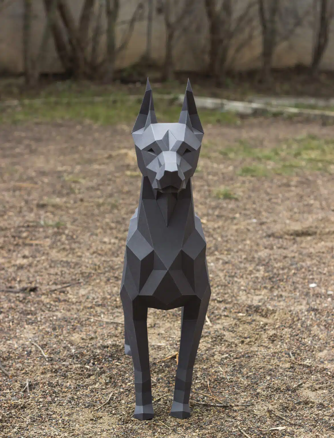 Papercraft of Doberman in origami 3D