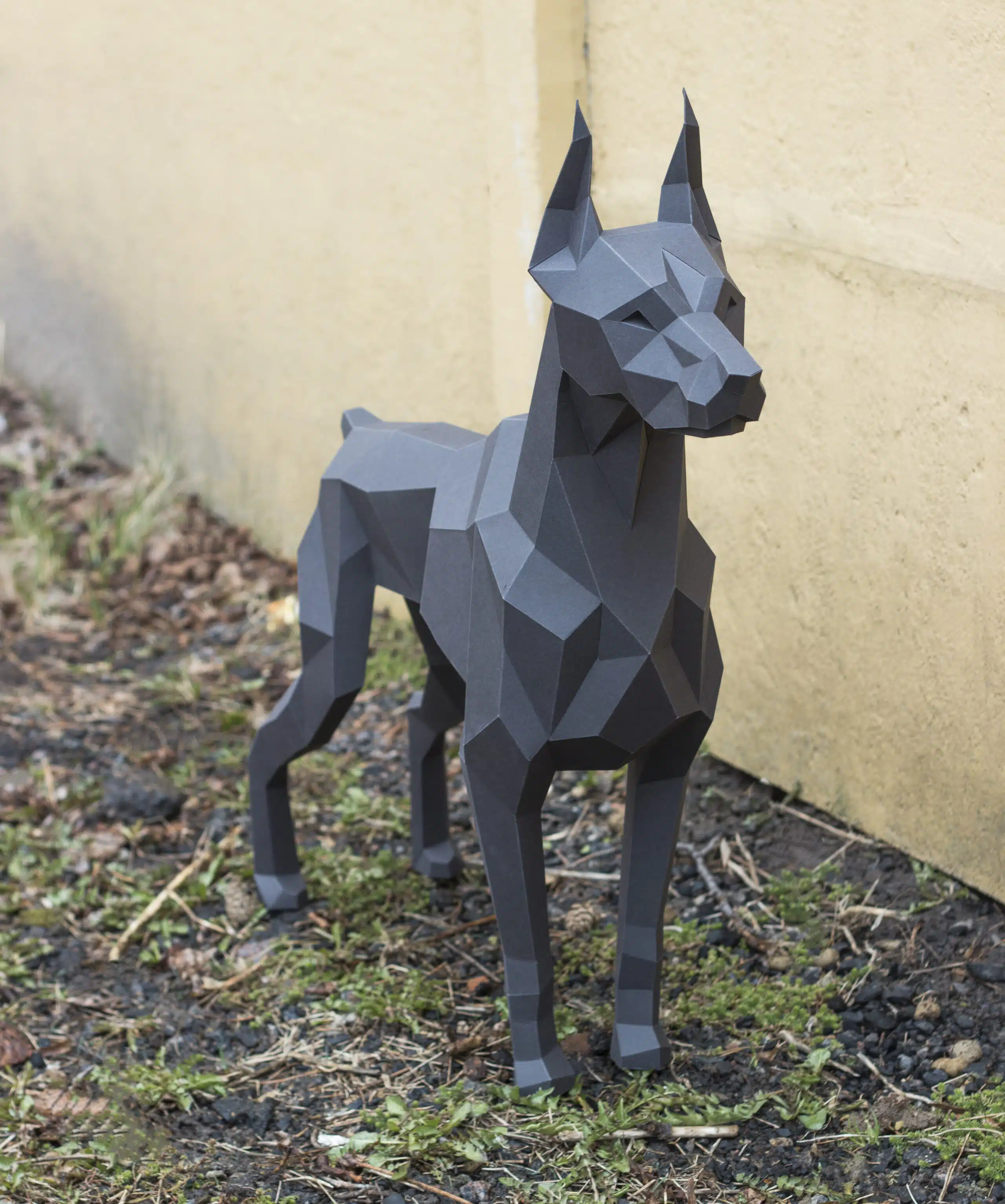 Doberman papercraft 3D in blauw arduin, weergave 4