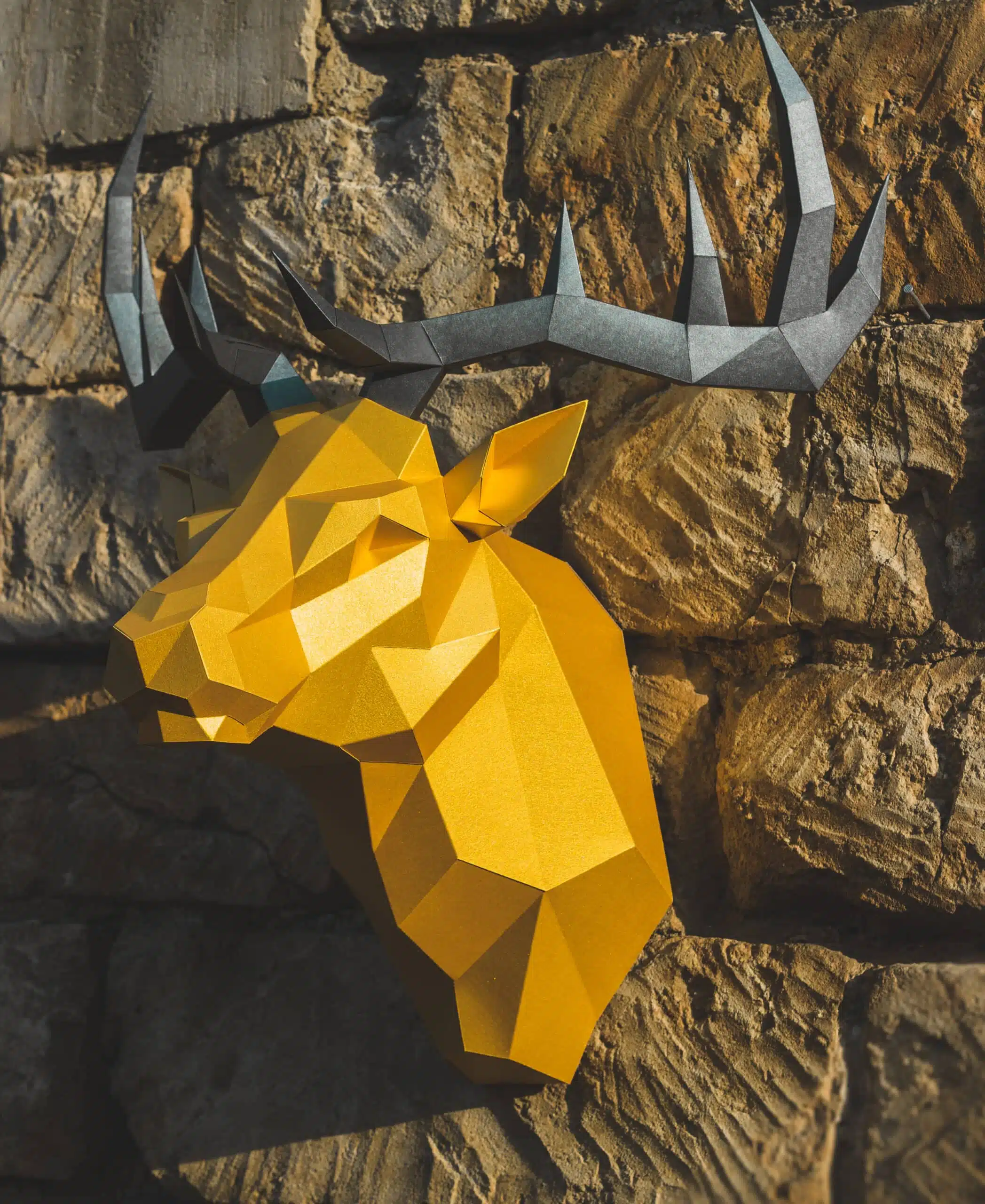 Cabeça de cervo em papercraft 3D, vista lateral