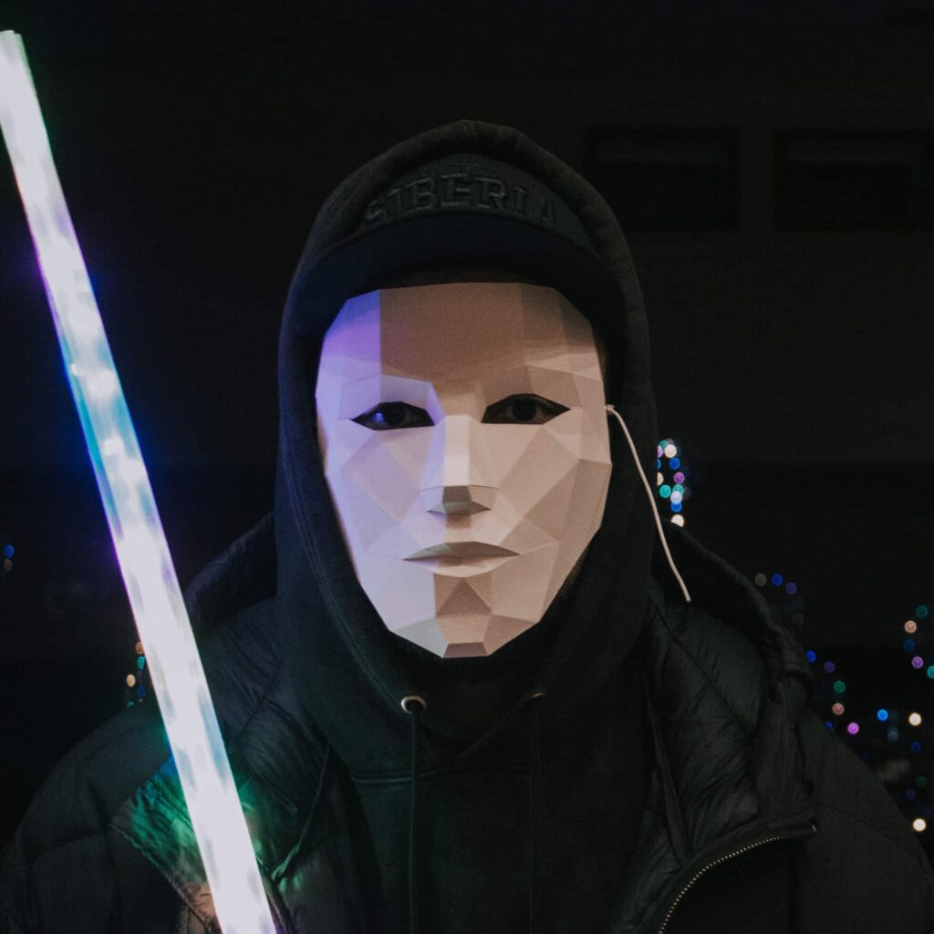 Papercraft of Venetian mask in origami 3D