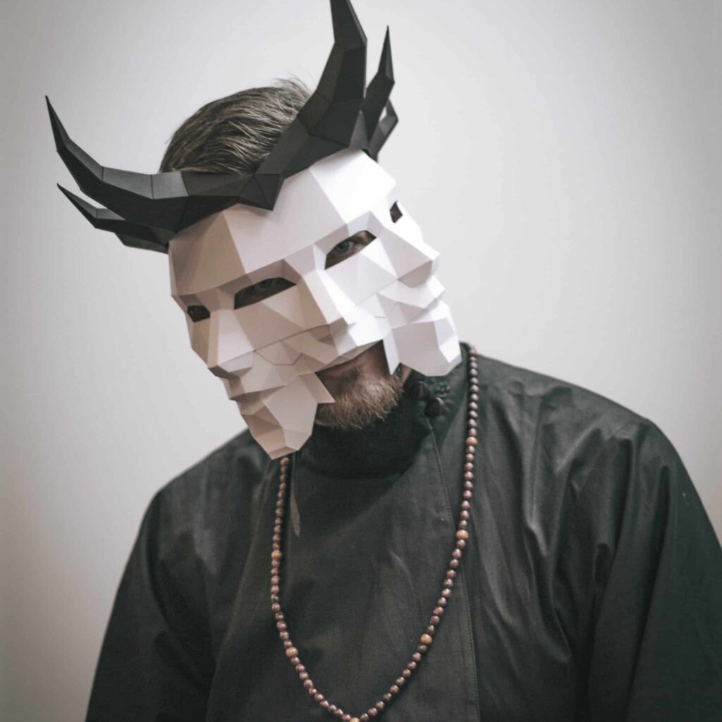 Papercraft venetian three-faced mask in origami 3D