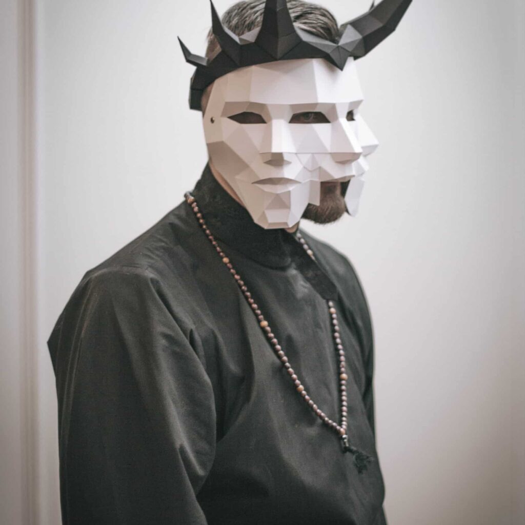 Papercraft venetian three-faced mask in origami 3D