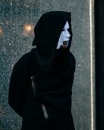 Máscara veneziana de três rostos em papercraft 3D