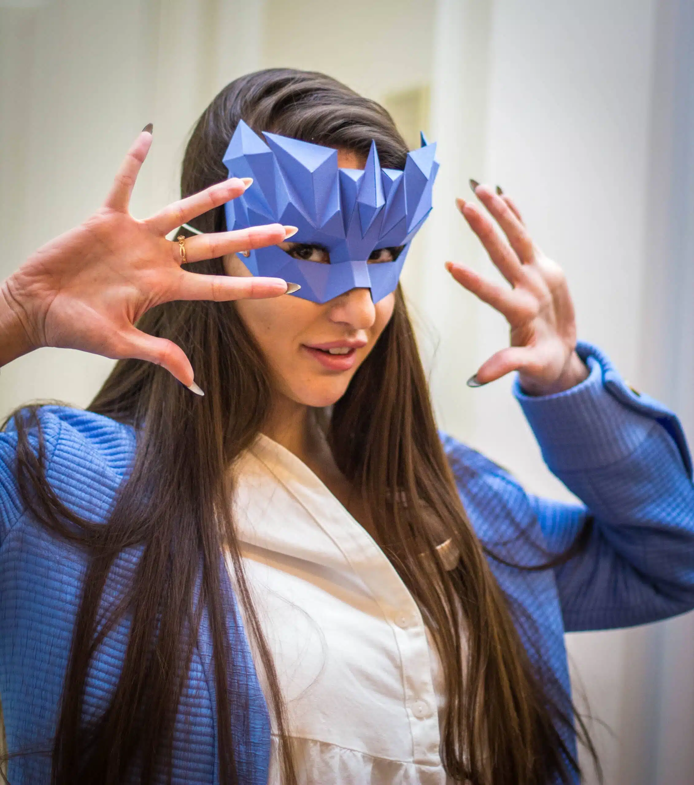 Blauw Venetiaans masker in 3D-papercraft, weergave 8