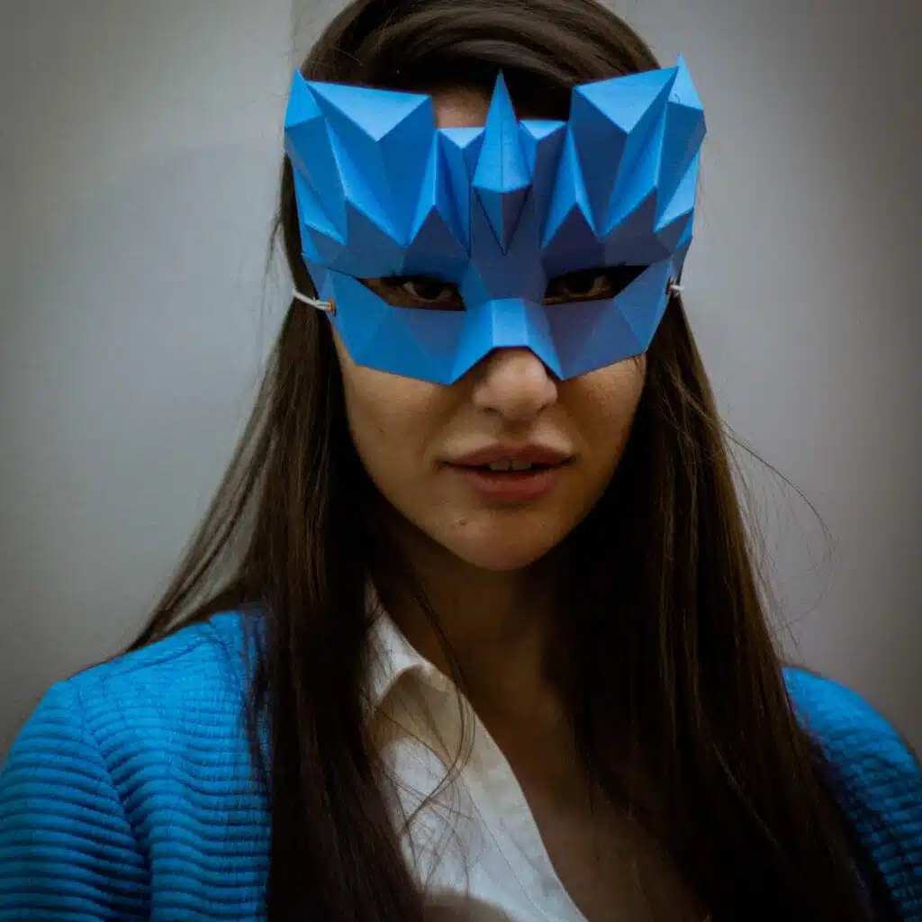 Blauw Venetiaans masker in 3D-papercraft