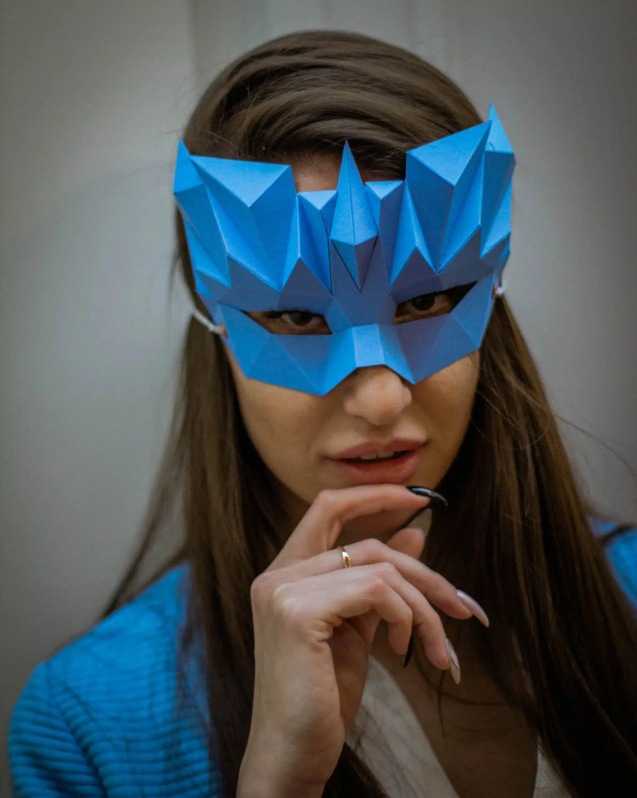 Blauw Venetiaans masker in 3D-papercraft, weergave 5