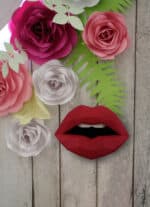 Papercraft of 3D red lips in origami
