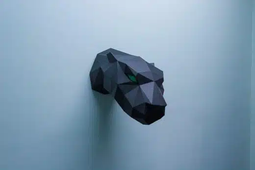 Papercraft pantherkop muurdecoratie in 3D origami, weergave 4