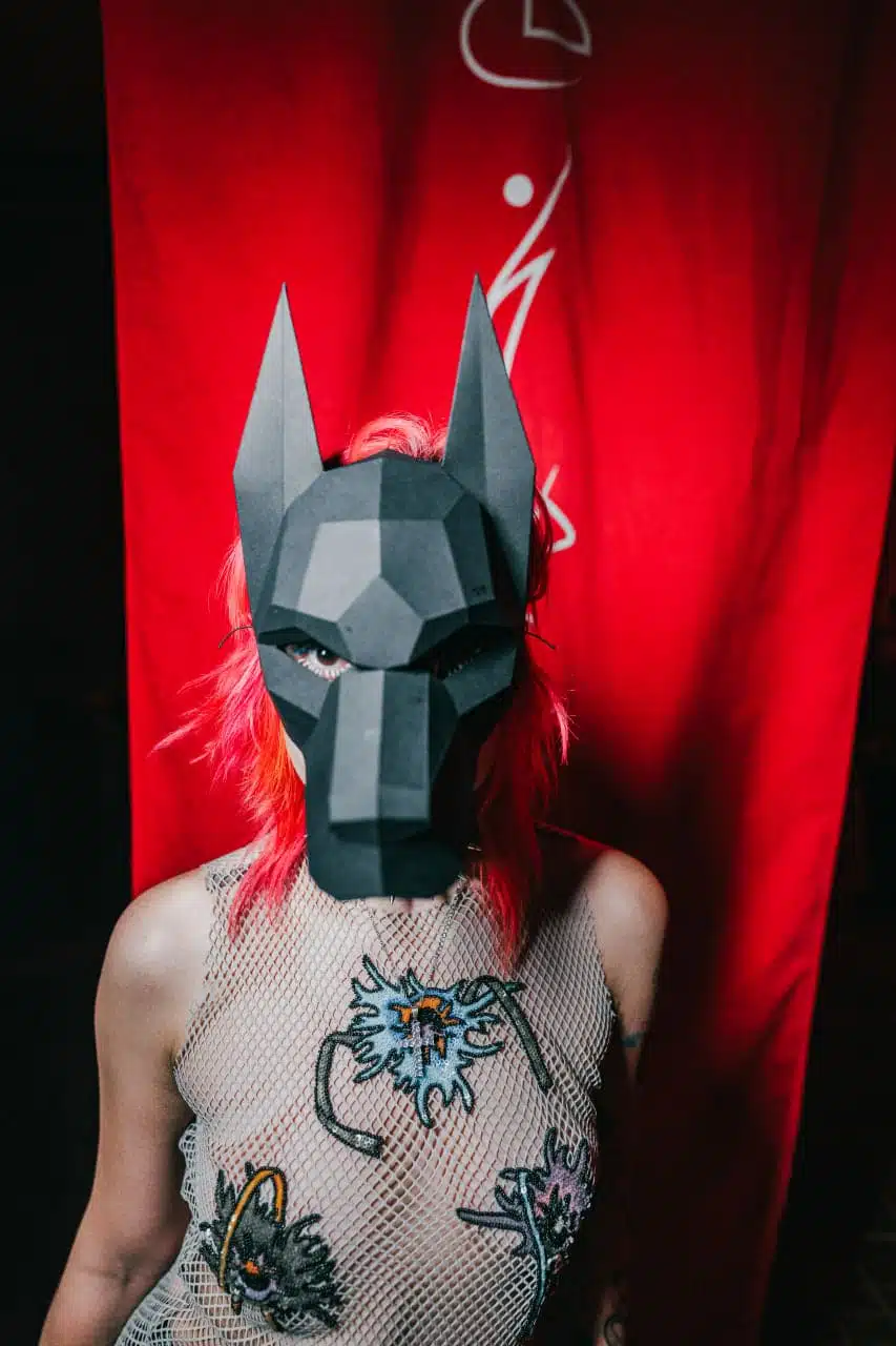 Dobermannmasker papercraft 3D, weergave 5