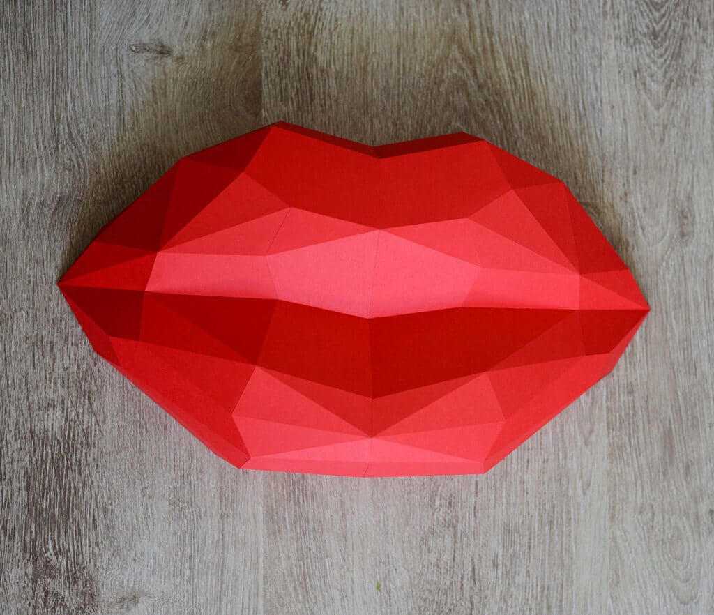 Papercraft of red lips in origami 3D Papercraft of red lips in origami 3D