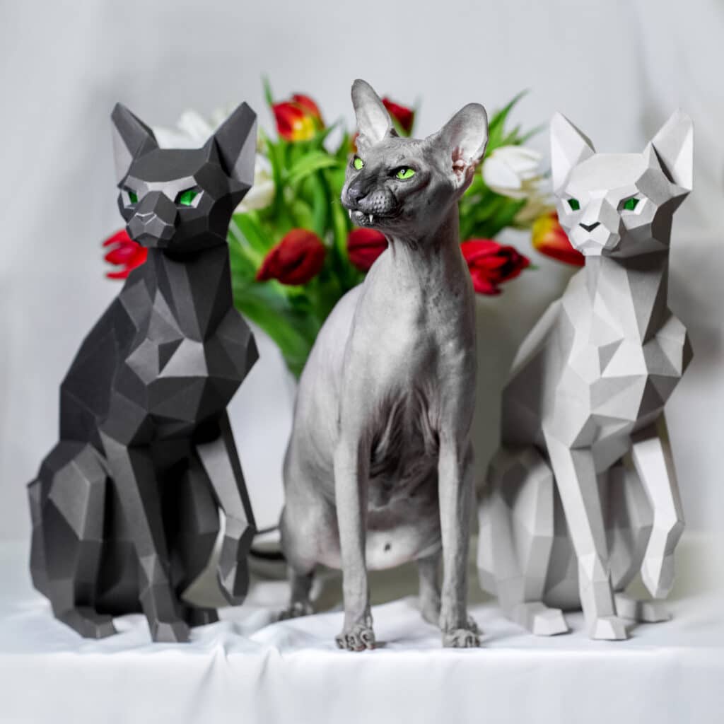 Papercraft de chat sphynx assis en origami 3D