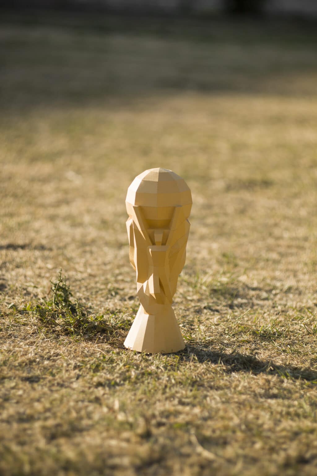 Papercraft de trofeo de fútbol en origami 3D