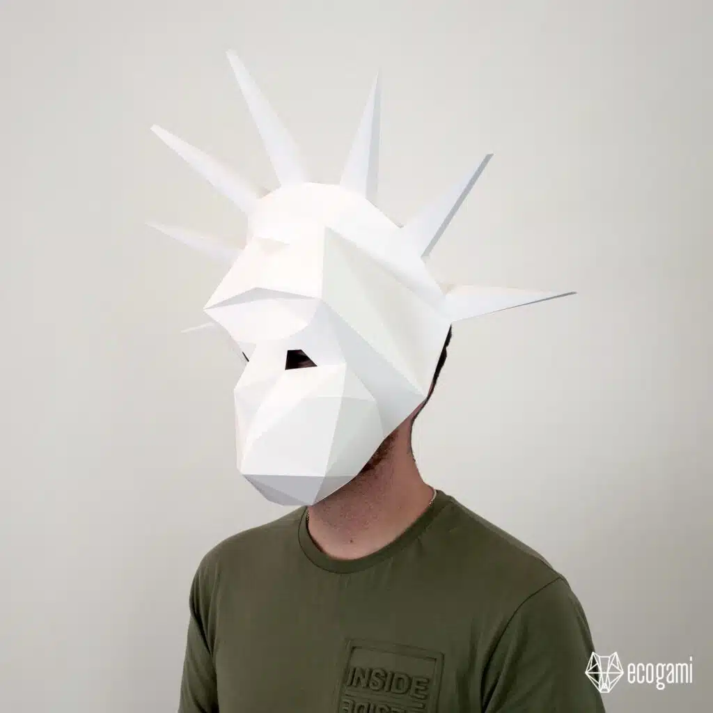 Papercraft maschera della Statua della Libertà in origami