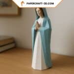 Papercraft of Virgin Mary in origami 3D
