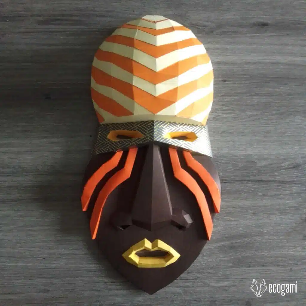 Papercraft Afrikanische Maske im Origami-Stil