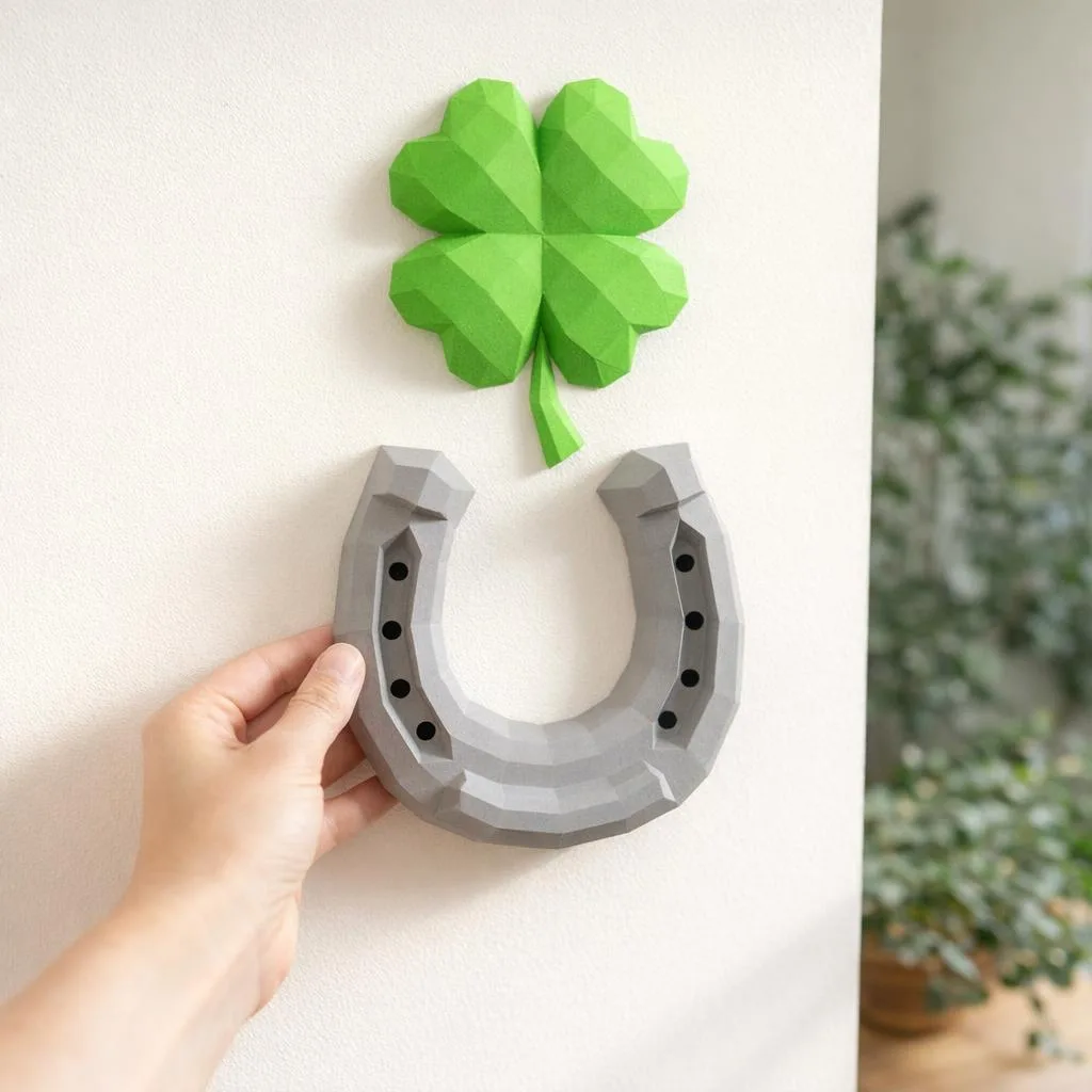 Fer à cheval et trèfle porte-bonheur en papercraft 3D