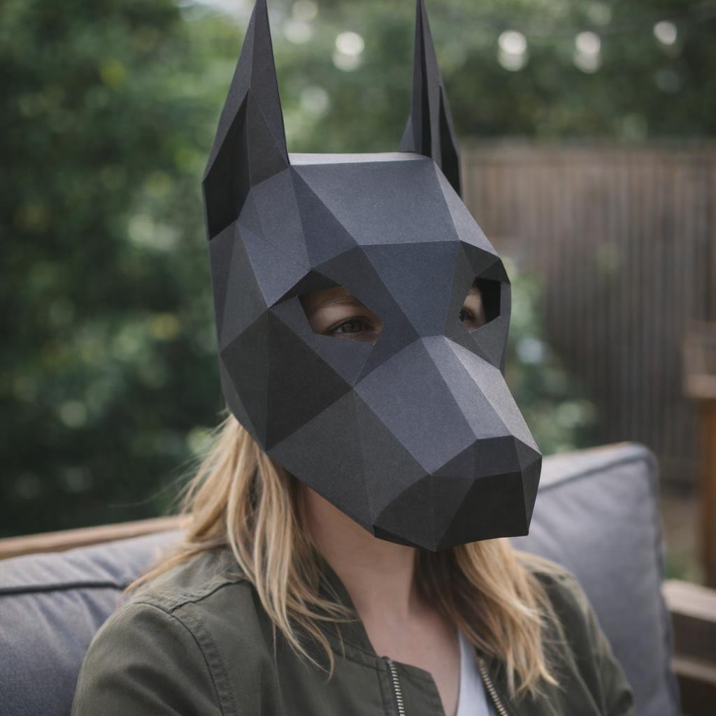 Masque casque Doberman en papercraft 3D