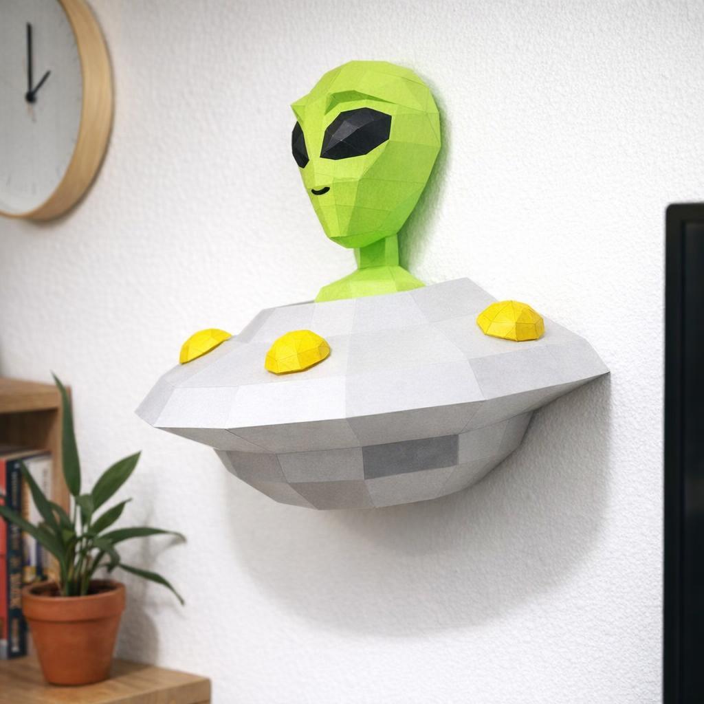 Papercraft d'alien et sa soucoupe volante en origami 3D