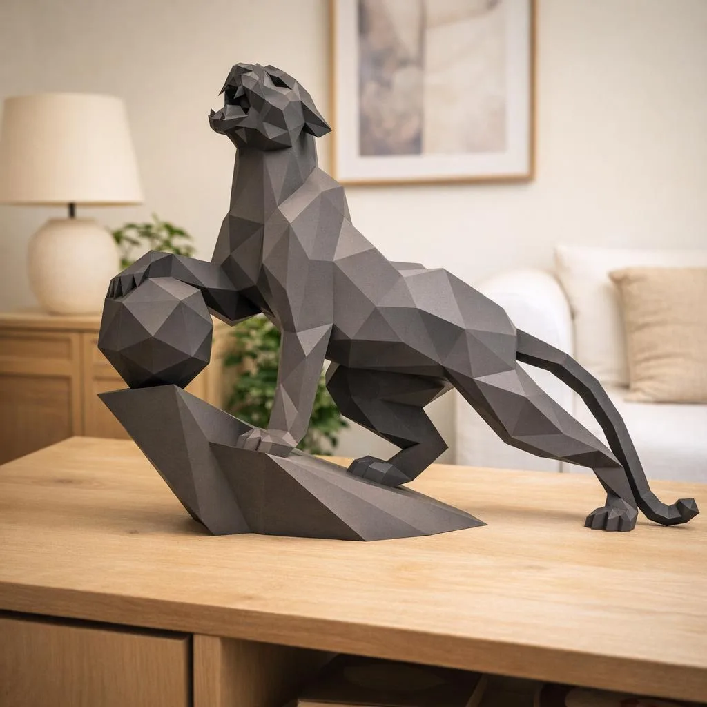 Papercraft de pantera en un acantilado en origami 3D