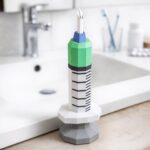 Papercraft einer medizinischen Spritze in 3D-Origami