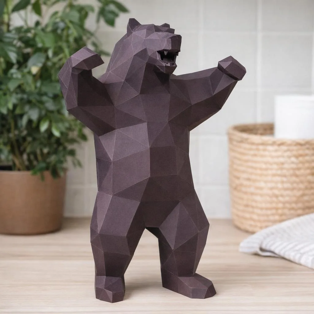 Wütender Bär als 3D-Origami-Papercraft