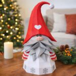 Papercraft gnome de Noël en origami 3D