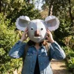Papercraft máscara de coala branco em origami