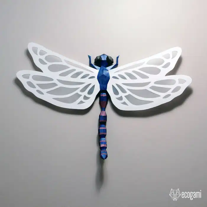 Papercraft de libélula em origami 3D
