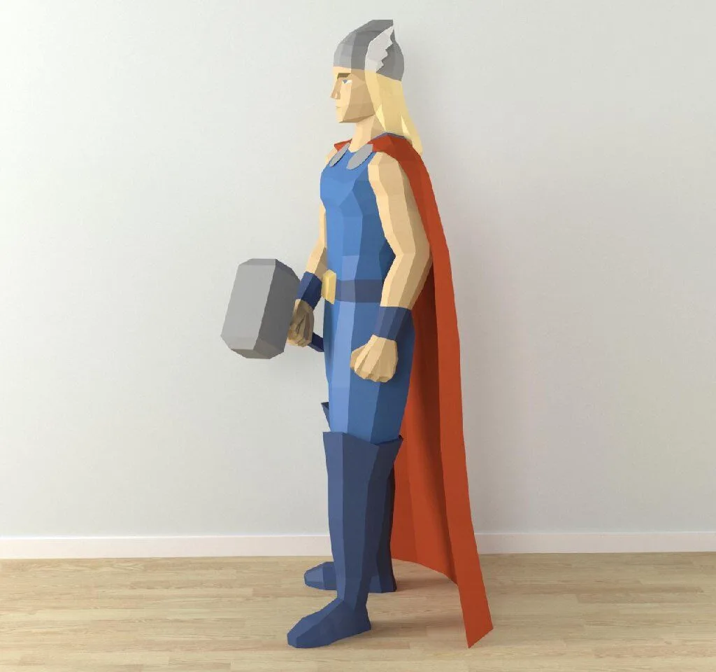 Statue de Thor en papercraft Marvel à poser, modèle géométrique low poly avec marteau et cape