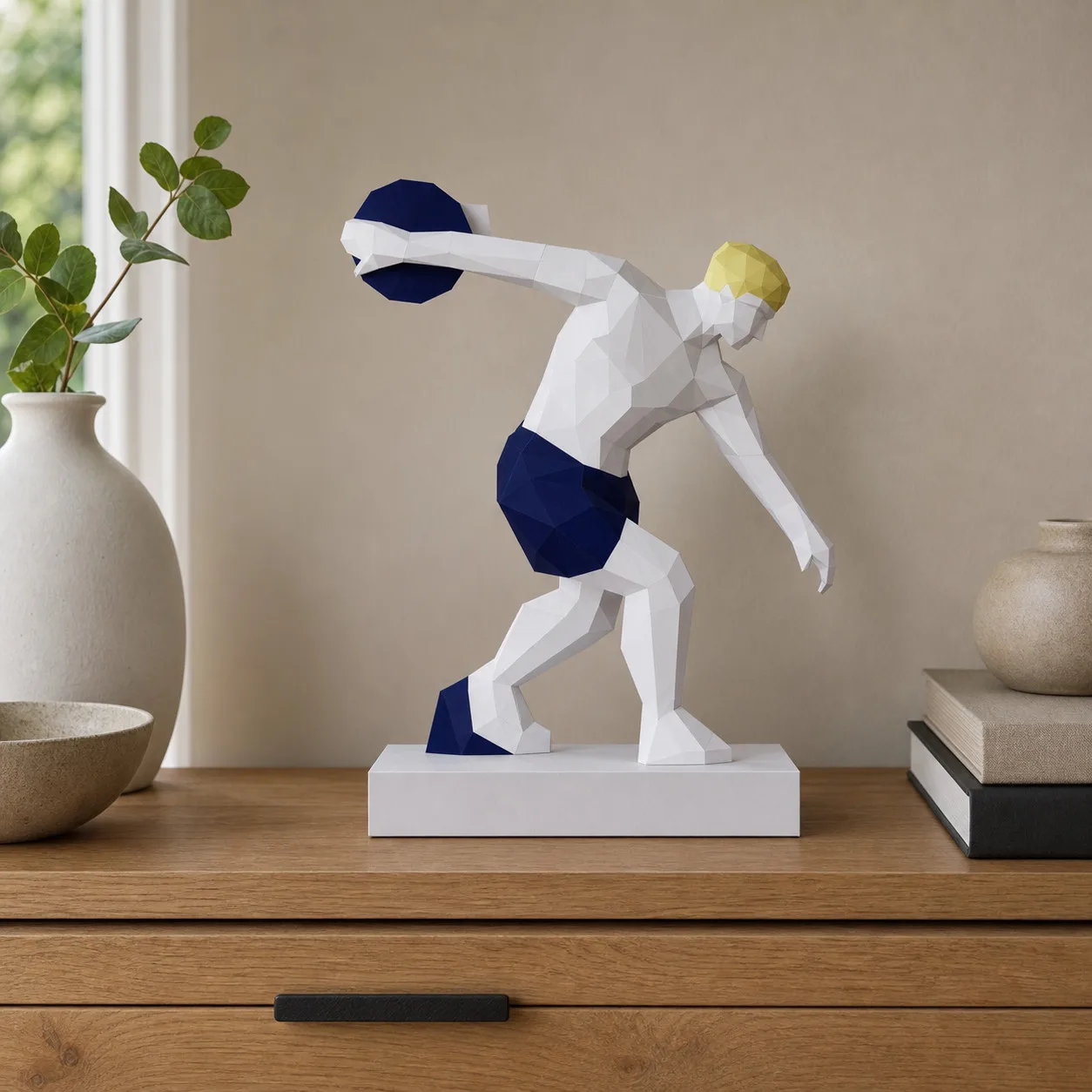 Sculpture Discobole en papercraft 3D réaliste dans un intérieur
