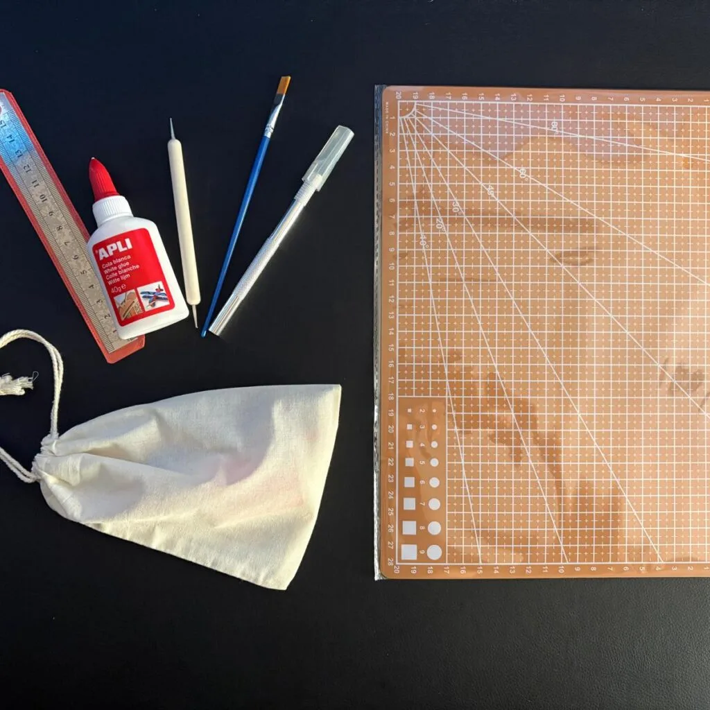 Escultura feminina em papercraft 3D