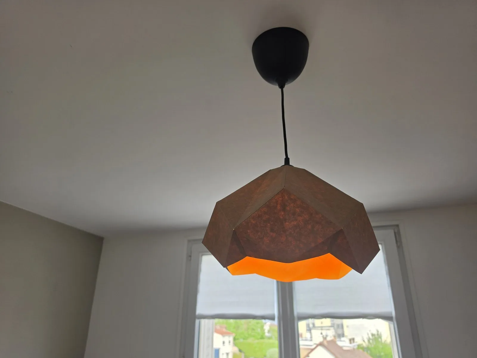 Lámpara Solsticio en papercraft 3D