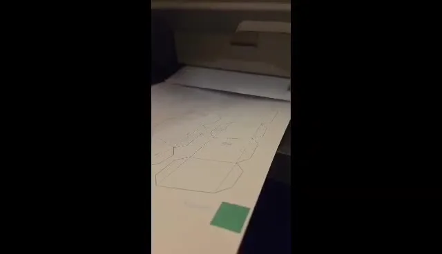 Gabarits de Luigi imprimés en vert sur papier blanc