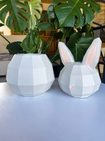 Pièces de lapin en papier blanc avant montage final
