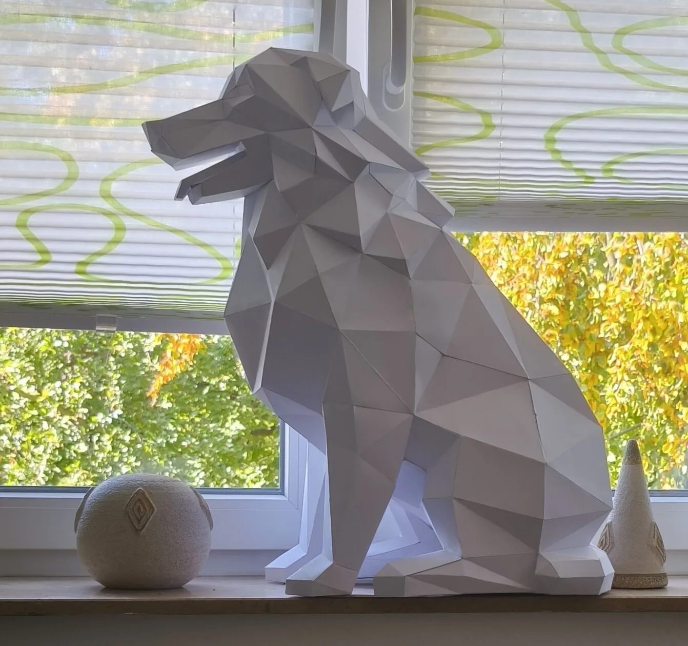Berger australien assis en papercraft 3D réalisé en papier
