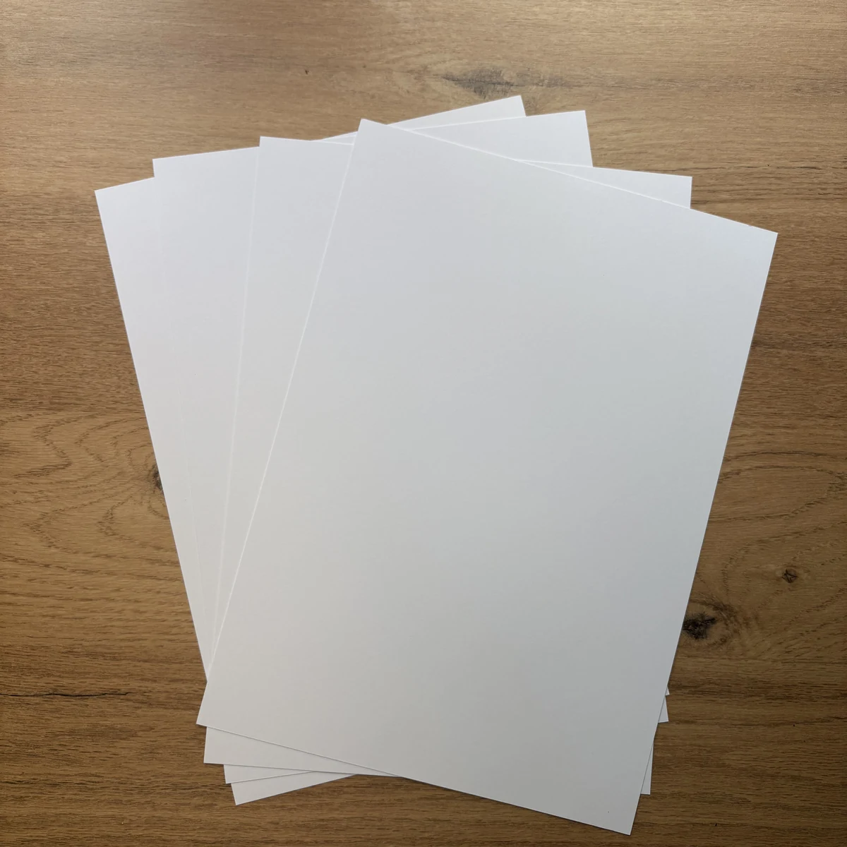 Papier cartonné Blanc mat A4 – + de 180 g/m² Papier cartonné Blanc mat A4 – + de 180 g/m²