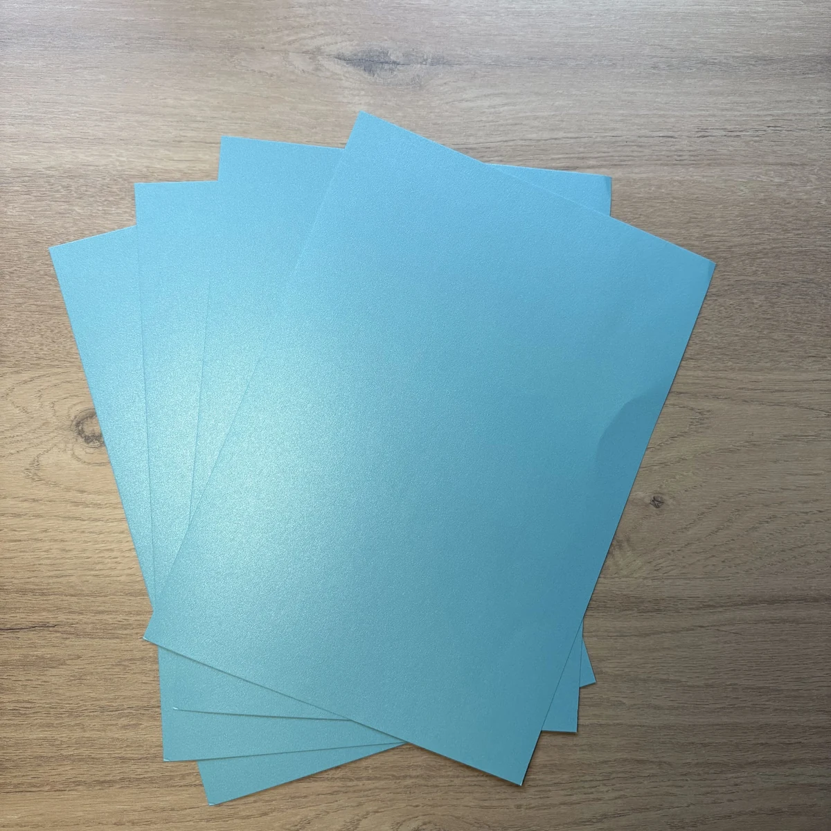 Cartulina A4 azul turquesa, acabado brillante – más de 180 g/m² Cartulina A4 azul turquesa, acabado brillante – más de 180 g/m²