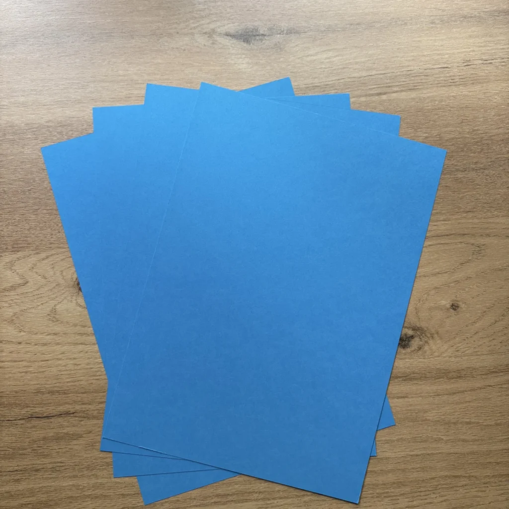 Papel cartão A4 azul-celeste, acabamento fosco – mais de 180 g/m²