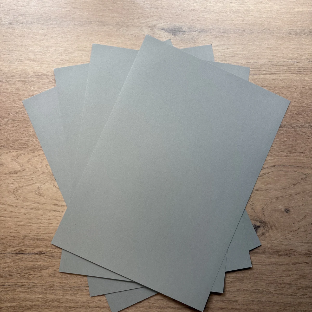 Pearl grey matte cardstock A4 – over 180 gsm Pearl grey matte cardstock A4 – over 180 gsm