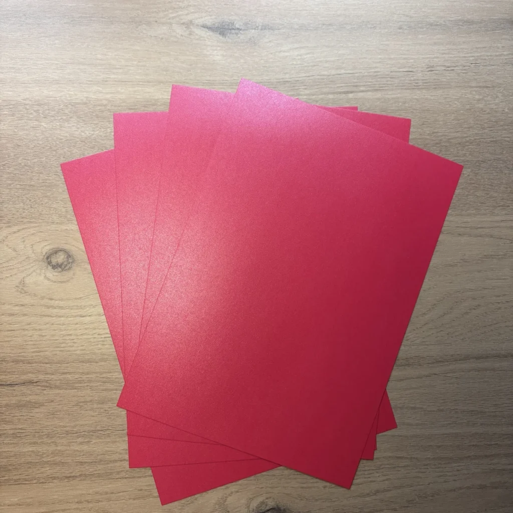 Cartoncino A4 rosa fucsia, finitura lucido – oltre 180 g/m²
