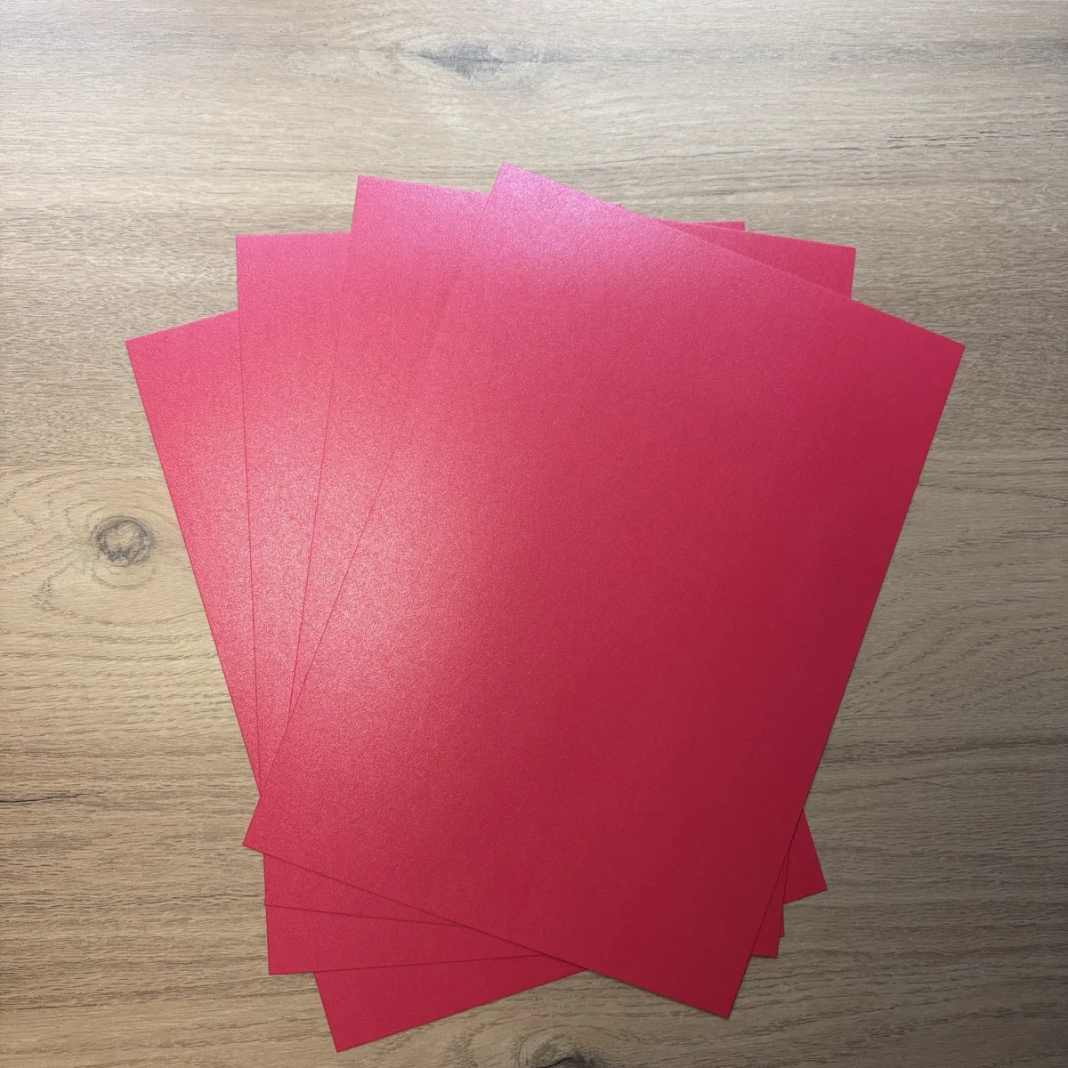 Papier cartonné Rose fuchsia brillant Fuchsia pink glossy cardstock A4, over 180 gsm
