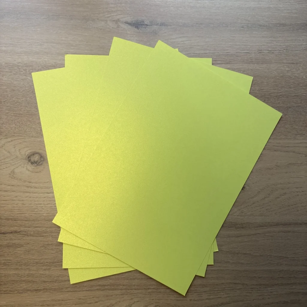 Papel cartão A4 verde-lima, acabamento brilhante – mais de 180 g/m²