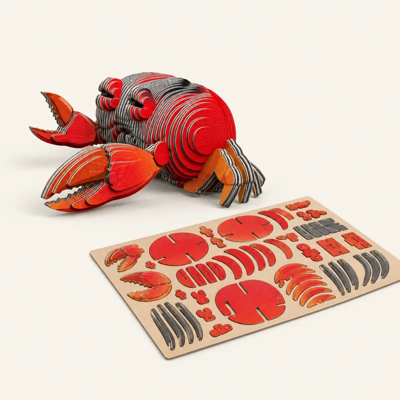 Figurines de crabes en carton assemblées par tranches